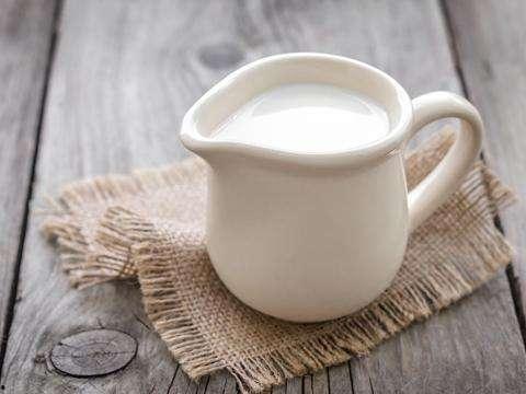 晚上熬夜吃瓜,揭秘深夜娱乐圈那些事儿