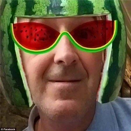 大哥请消防吃瓜,一场温馨的消防员聚餐故事