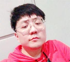 带你吃瓜搞笑采访,搞笑采访背后的趣味故事