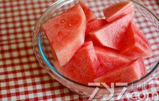 来月经可以吃田瓜吗,营养健康两不误”