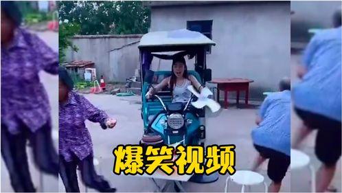 人类吃瓜搞笑视频,揭秘人类吃瓜搞笑视频背后的欢乐瞬间