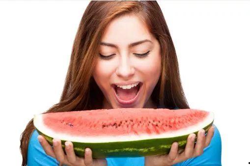 吃瓜会感冒吗,吃瓜引发感冒？揭秘瓜果与健康的微妙关系