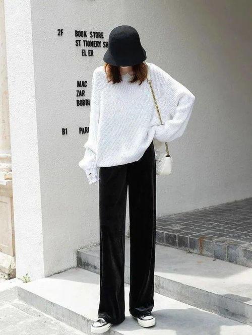 穿肥裤子吃瓜,畅享夏日吃瓜时光