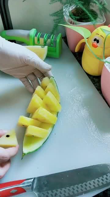 酒楼吃瓜,品味人间烟火，探寻美食背后的故事