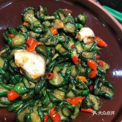 酒楼吃瓜,品味人间烟火，探寻美食背后的故事