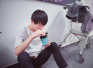 田小野与小明吃瓜,一场吃瓜盛宴的欢乐时光