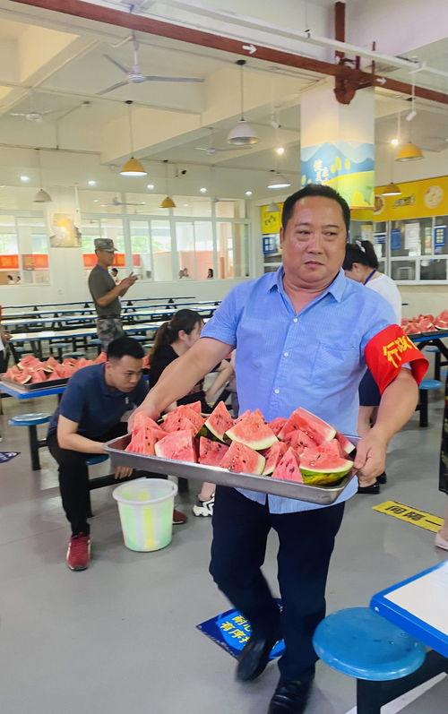 重庆高校吃瓜事件,揭秘校园网络舆论风波